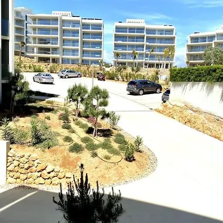 New Stunning Ocean Aprt In 